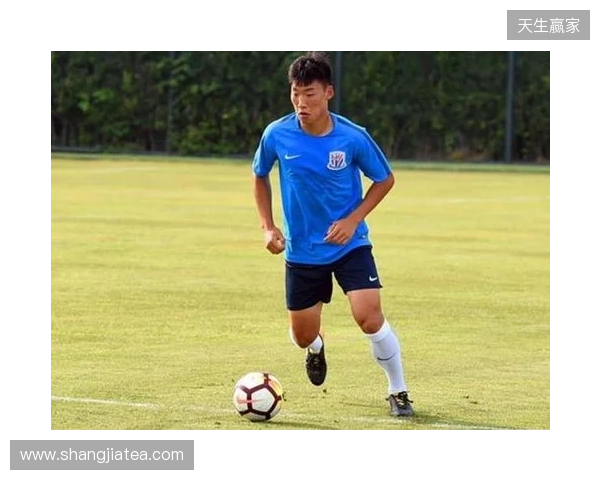 朱辰杰:自己在国家队算中生代球员,希望分享一些经验给年轻球员